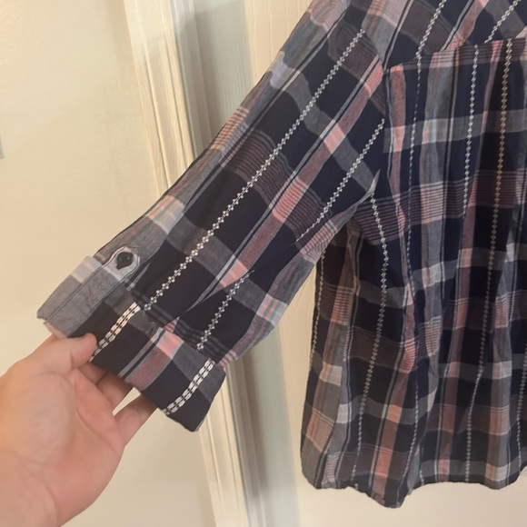 NWT Ladies Flannel from the Dress Barn. Size XL. Blue/pink - Picture 4 of 5